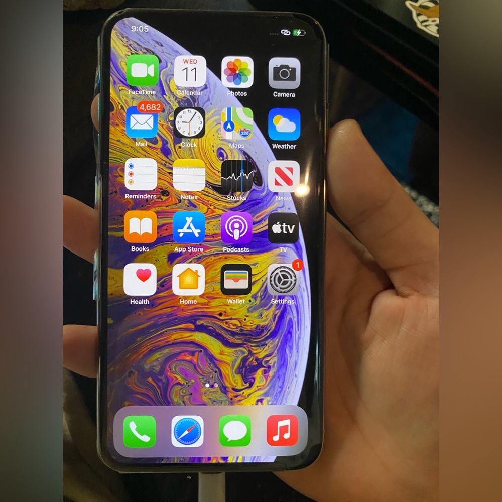 iPhone XS Max Silver unlocked 512gb warranty replaced for yougotcharmed